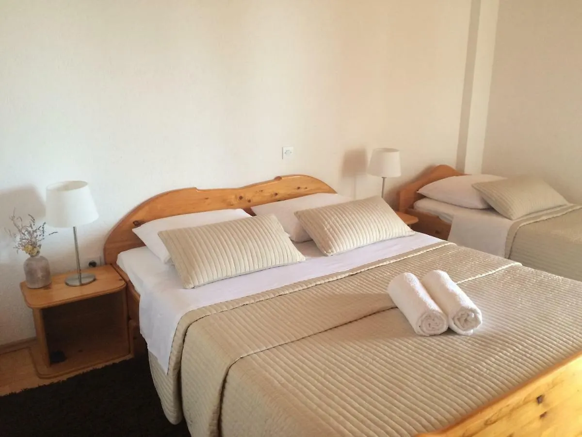 Apartments Villa Jusup Starigrad Paklenica